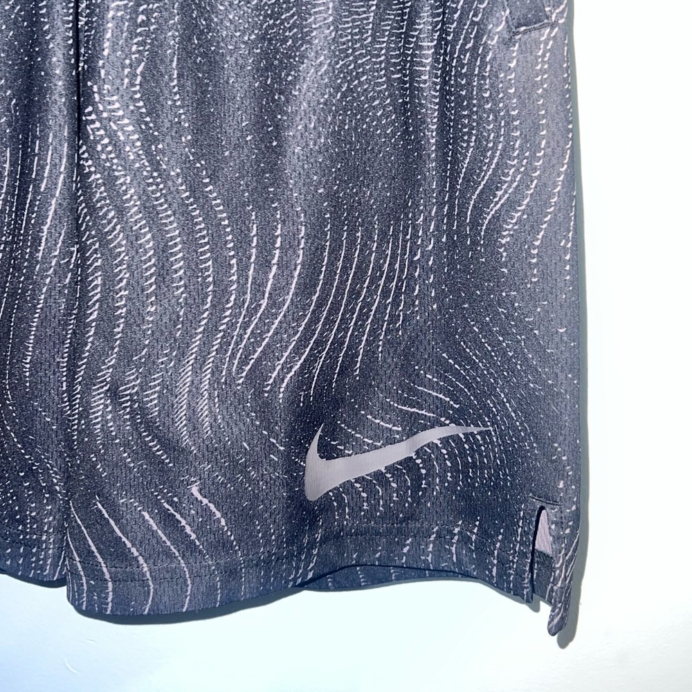 Chic Black and Silver Patterned Skirt - Picture 4 of 4